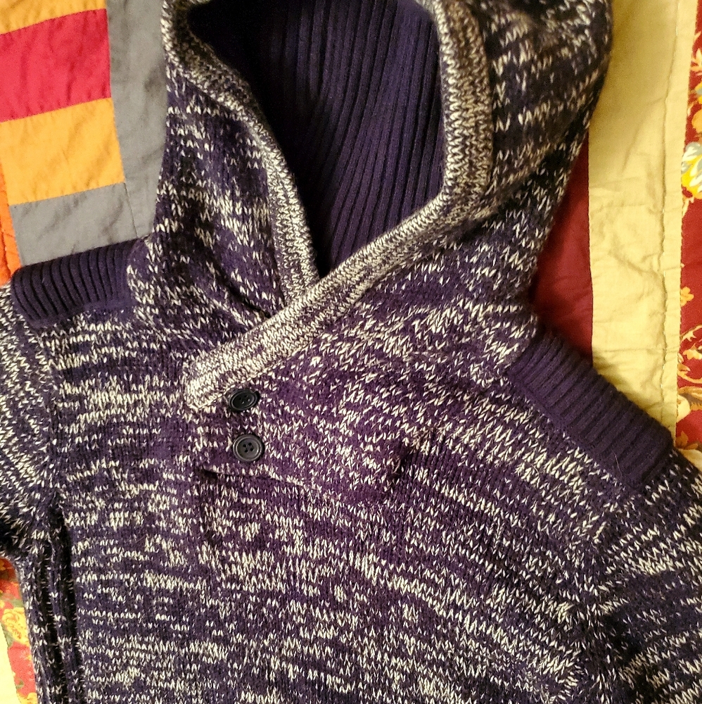 Sweatshirt - Picture 2 of 7